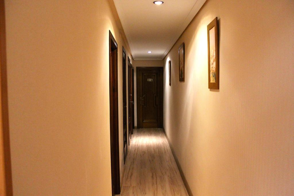 Hostal De La Torre Hostal Economico Βαγιαδολίδ Εξωτερικό φωτογραφία