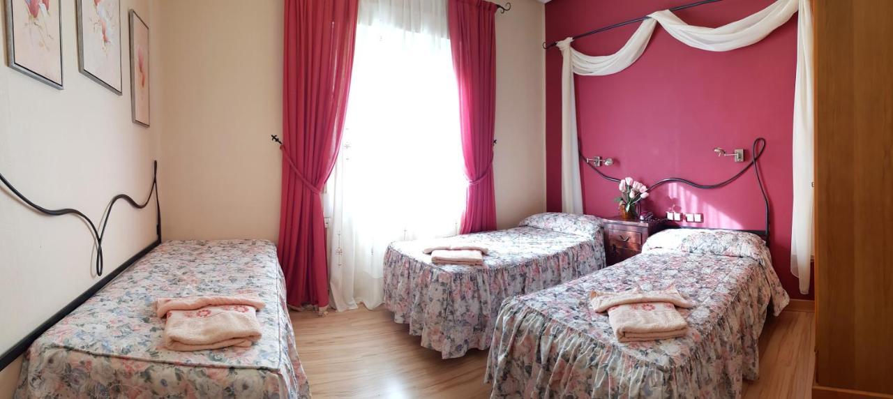 Hostal De La Torre Hostal Economico Βαγιαδολίδ Εξωτερικό φωτογραφία